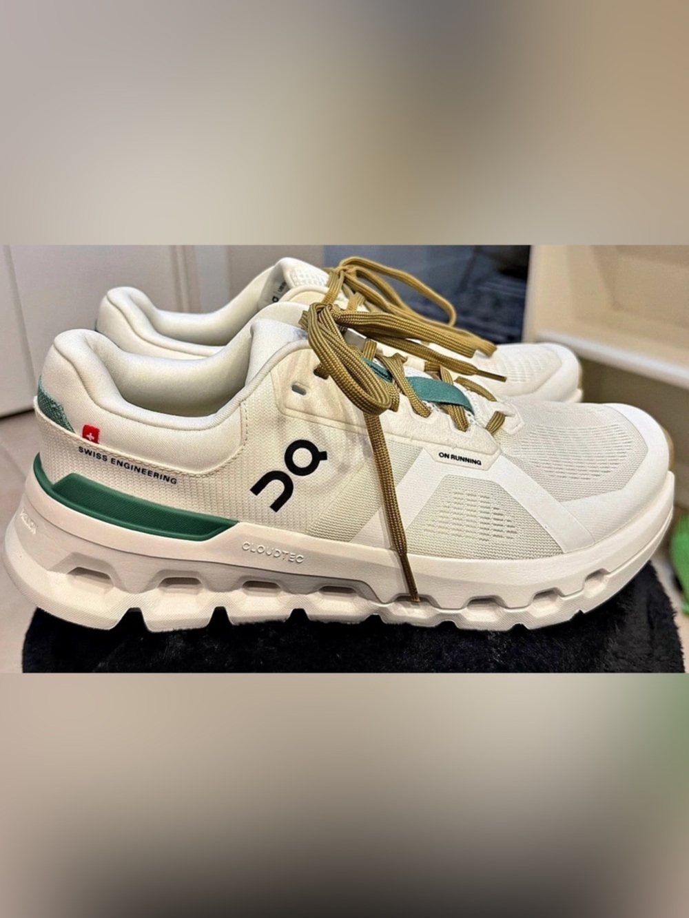 On Cloudrunner 2 Wide Women’s 9.5 D Undyed Green Running Shoes NWOB